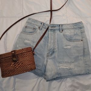 HIGH RISE Mom Jean shorts